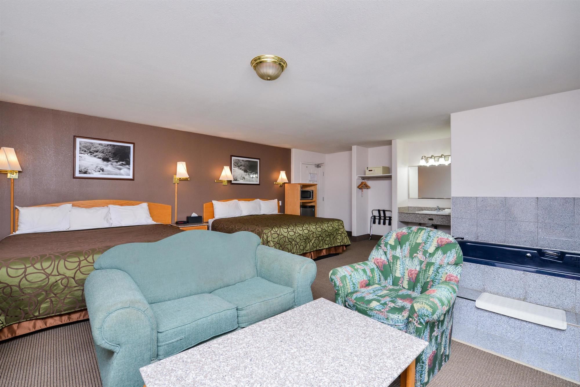 Фото Canadas Best Value Inn Valemount