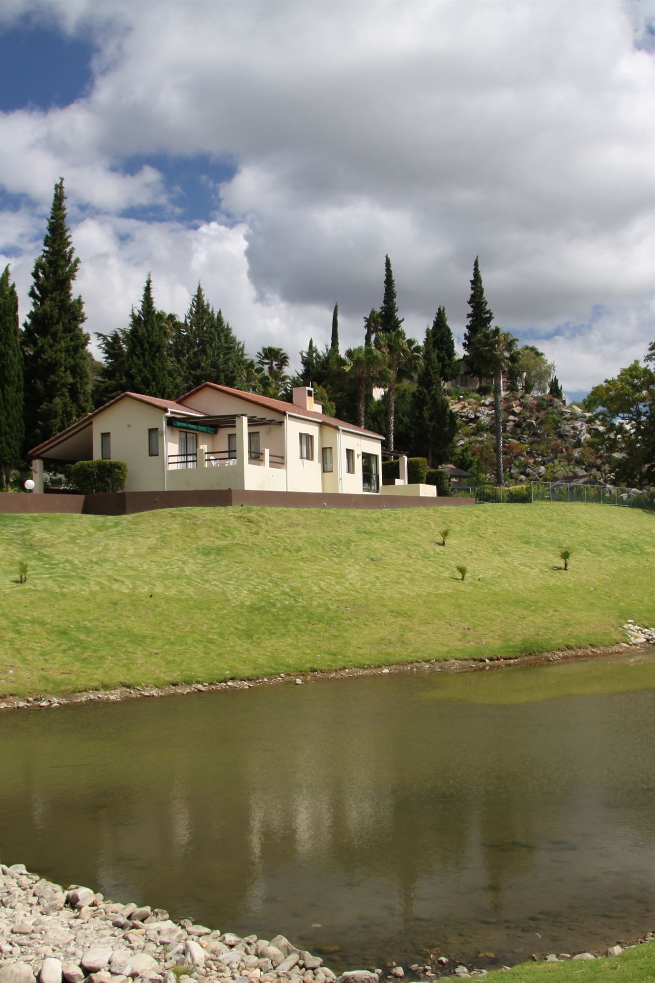 Фото Montagu Springs Resort