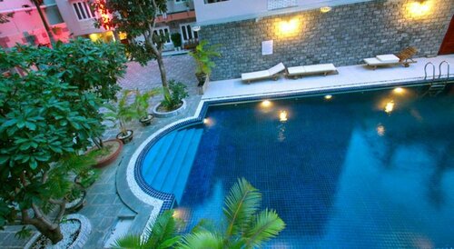 Гостиница Luxury Nha Trang Hotel в Нячанге
