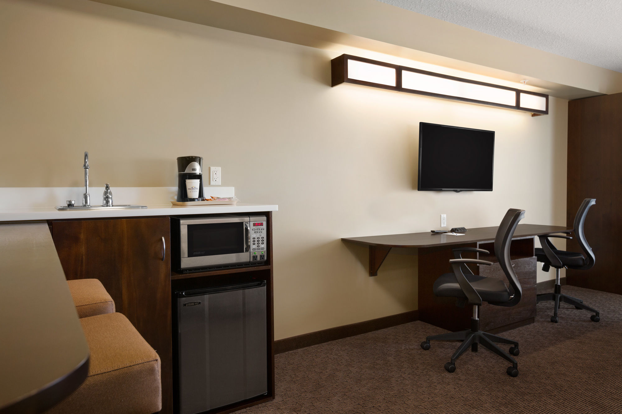 Фото Microtel Inn & Suites by Wyndham Lloydminster