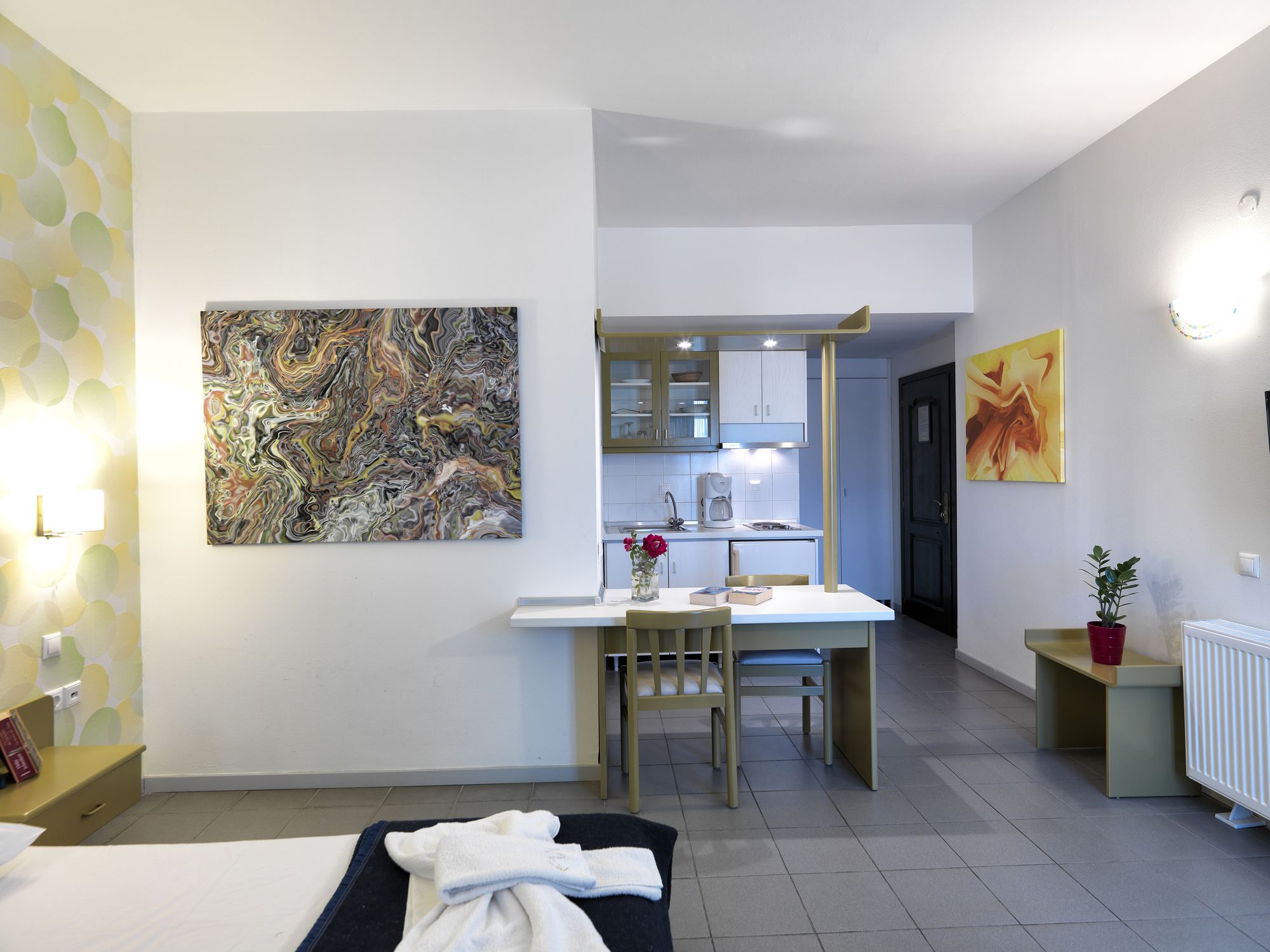 Фото Elia Apartments