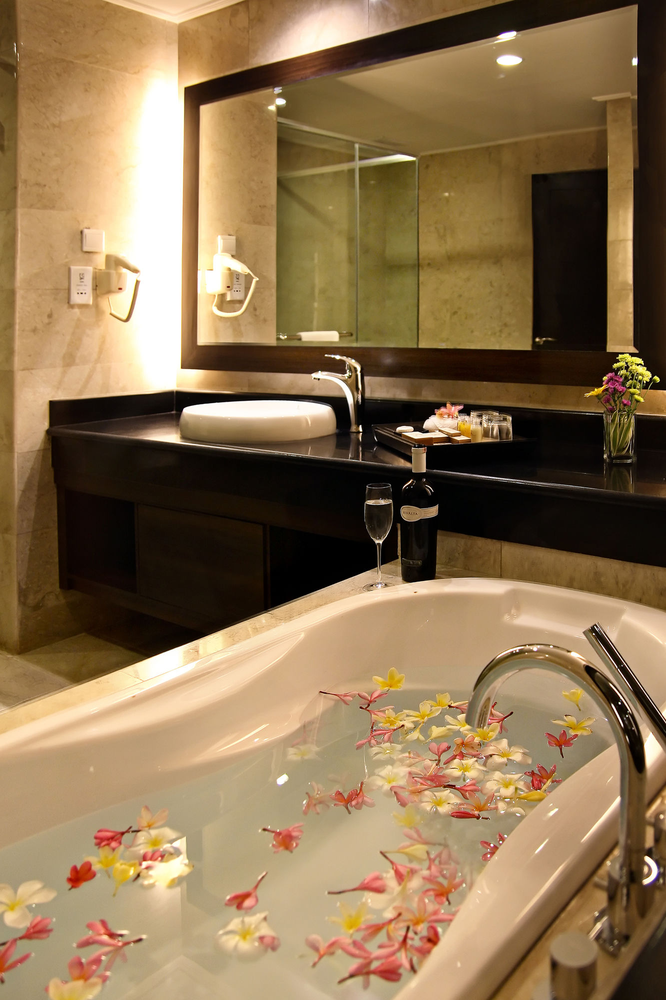 Фото The Singhasari Resort