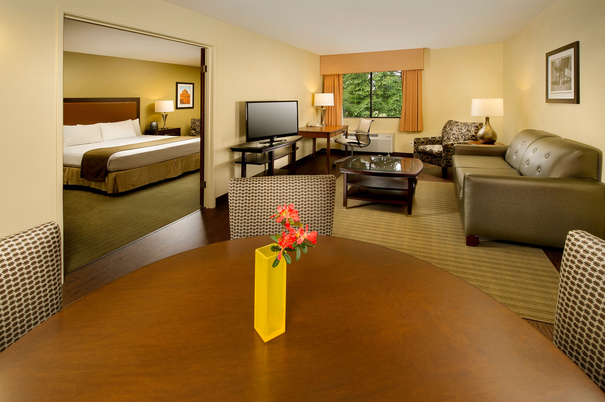 Фото Best Western Plus Plaza by the Green