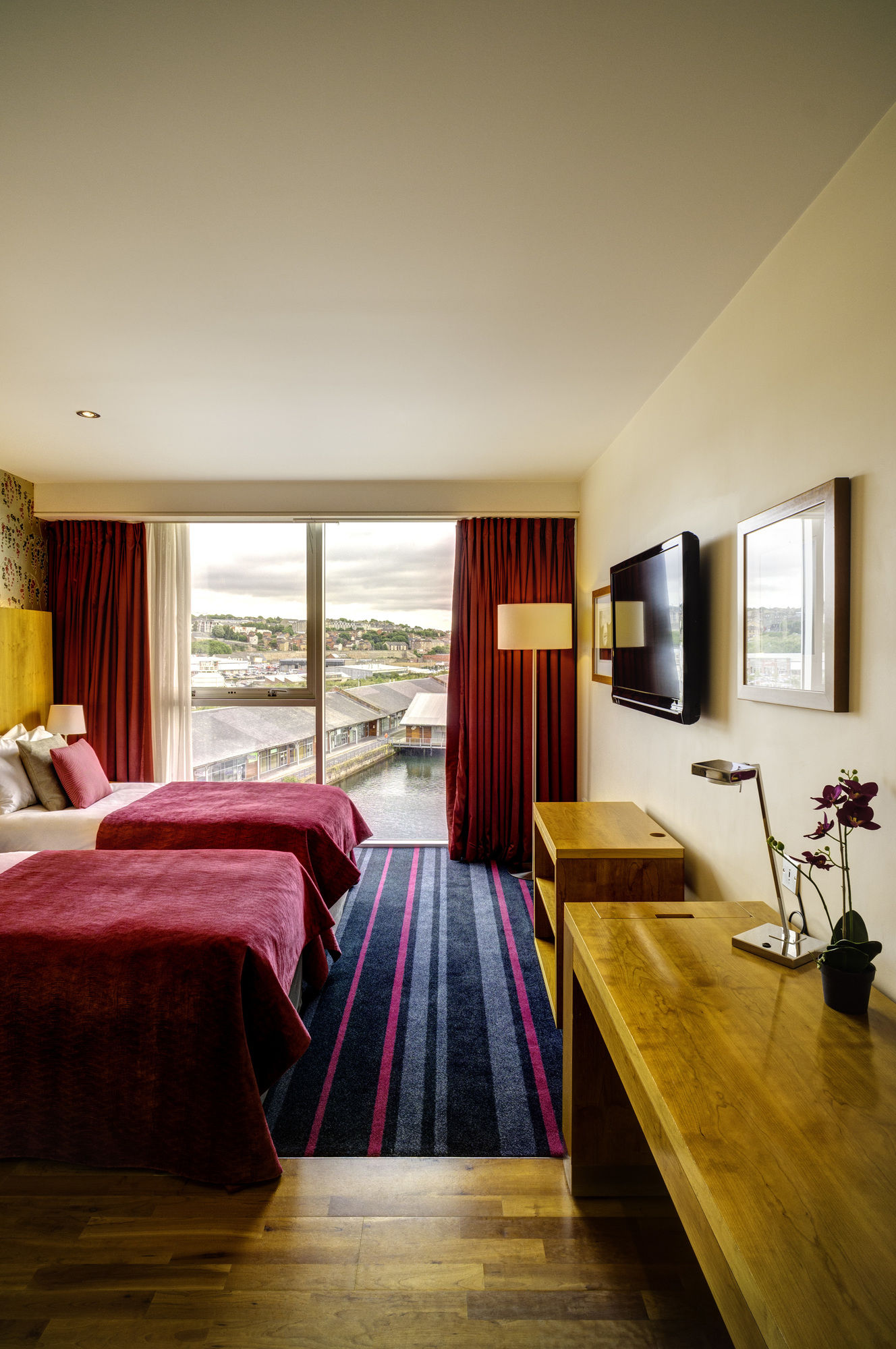 Фото Apex City Quay Hotel & SPA