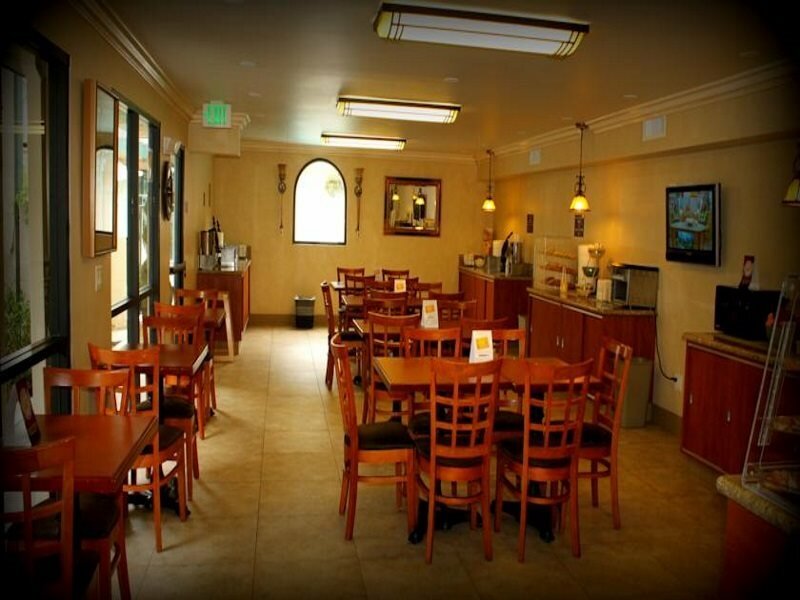 Фото Home2Suites by Hilton Anaheim Resort