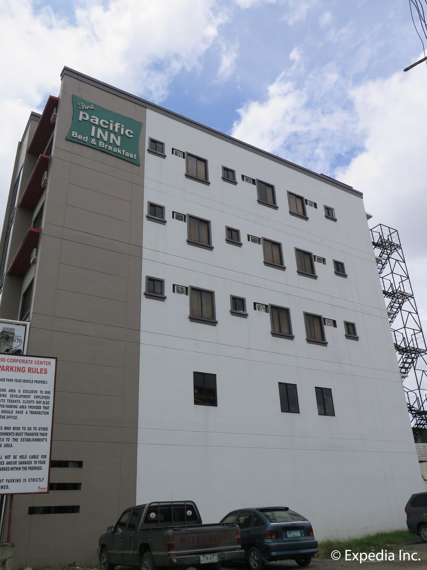 Фото First Pacific Inn