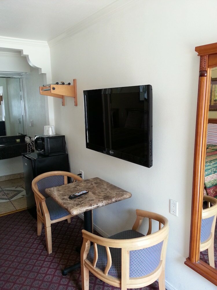 Фото Tower Motel Long Beach