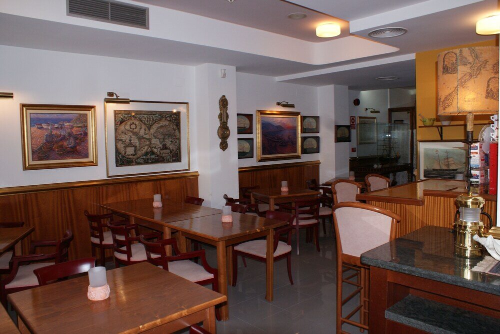 Фото Hostal Vila del Mar