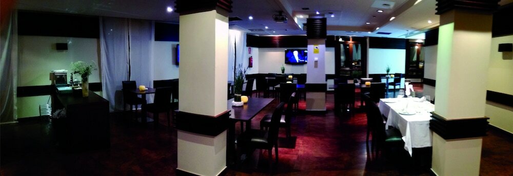 Фото Aparthotel Ciudad de Aranda