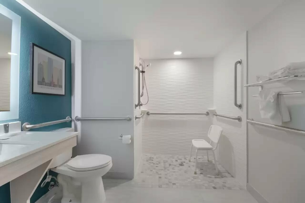 Фото Clarion Pointe Okc Airport