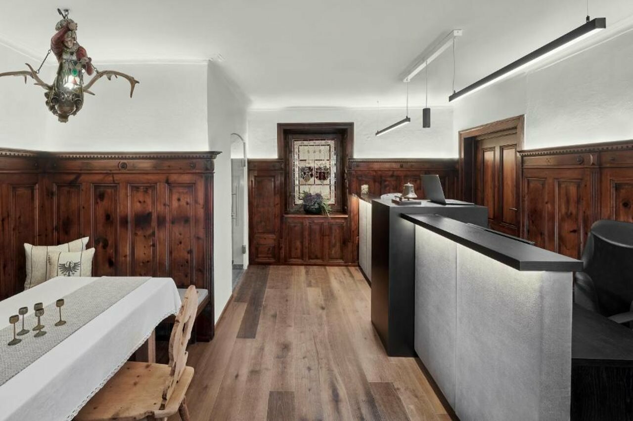 Фото Hotel Schwarzer Adler