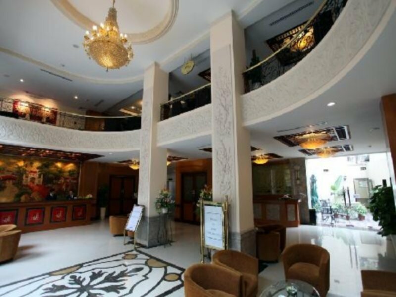 Фото Flower Garden Hotel