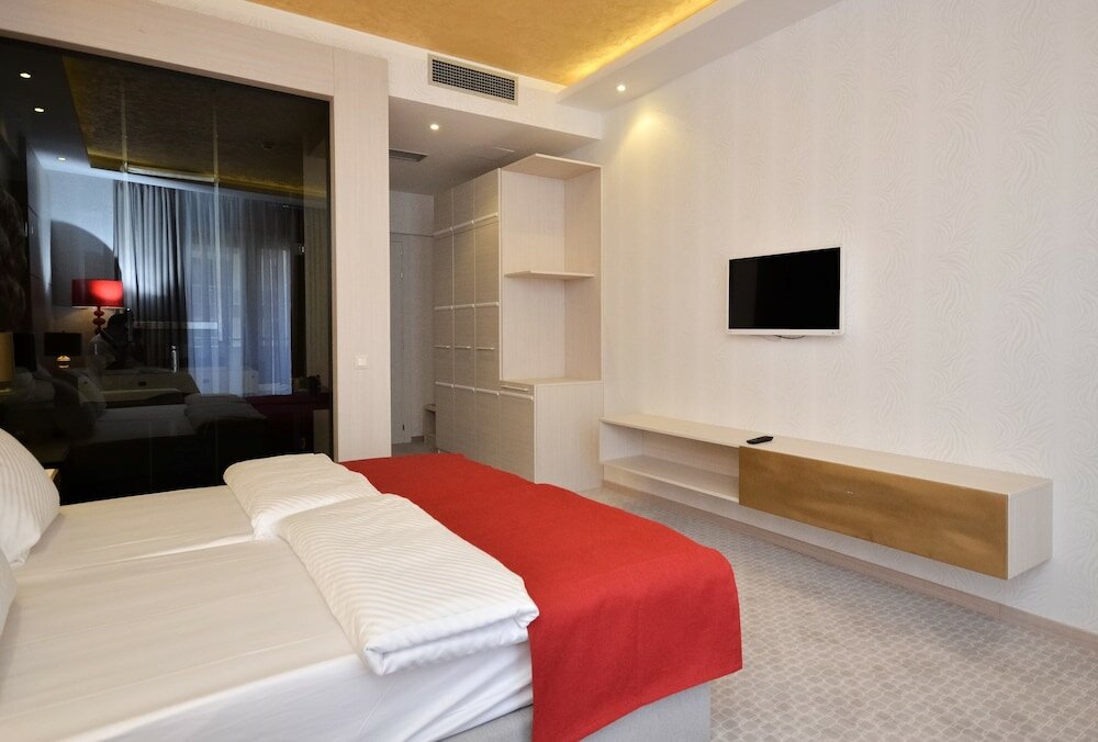 Фото Hotel Atina