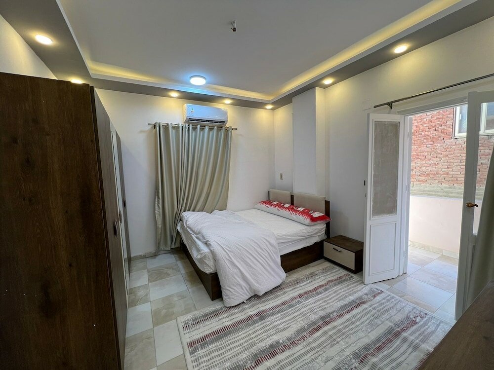 Фото Spacious 2-Bedroom Apartment