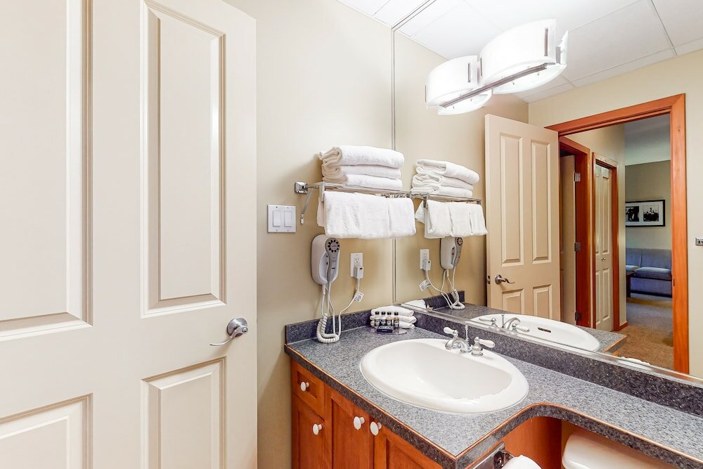 Фото Whistler Cascade Lodge