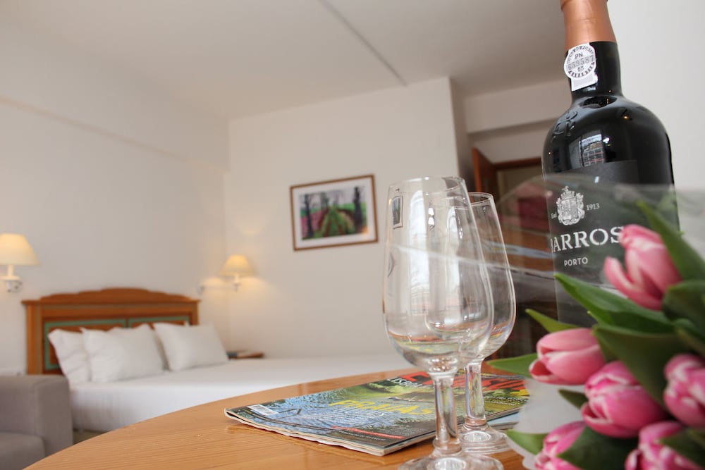 Фото Ourabay Hotel Apartamento