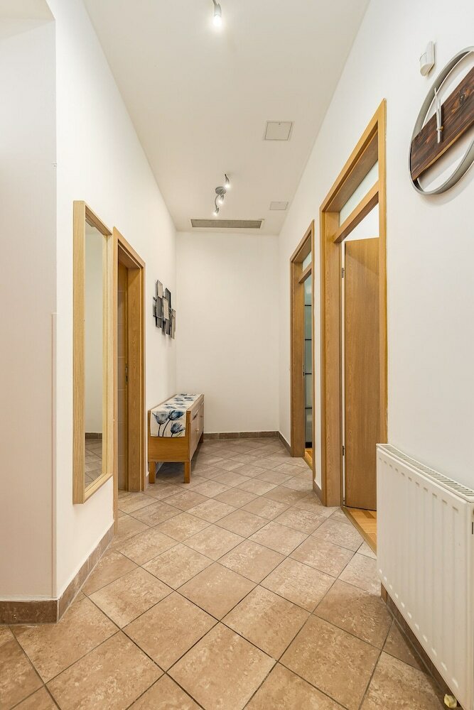 Фото Venus Apartments - Gozsdu Court III