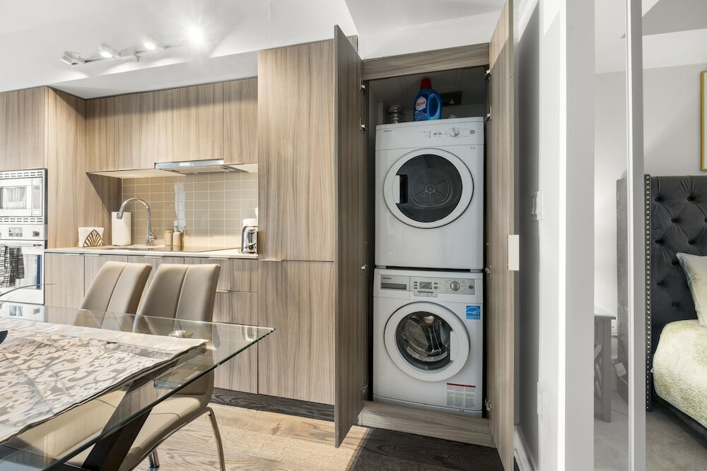 Фото Апарт-отель Globalstay Burano Condos in Downtown Toronto