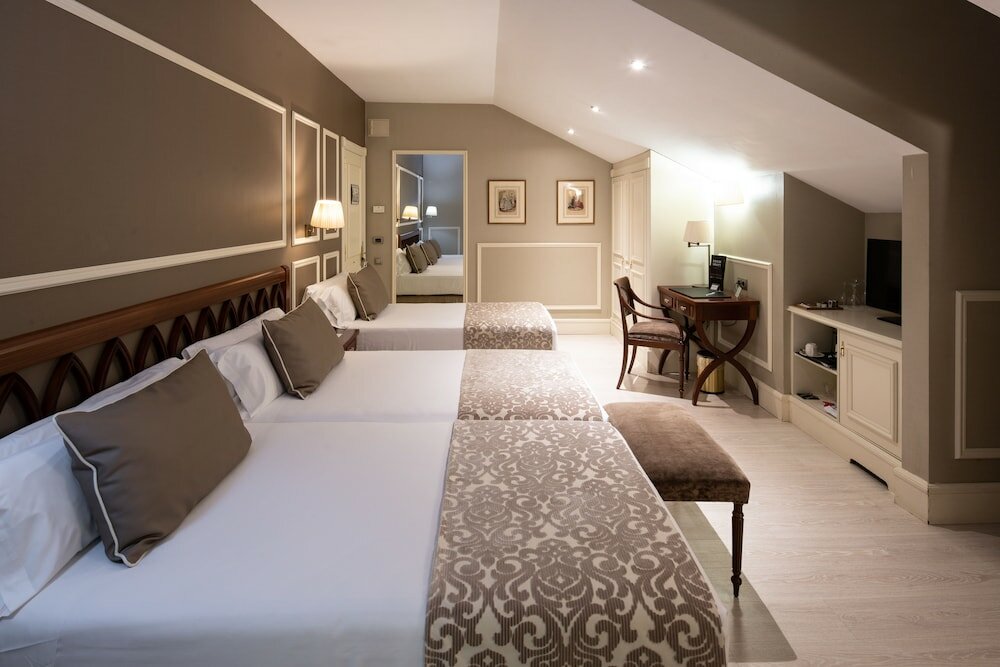 Фото Catalonia Las Cortes