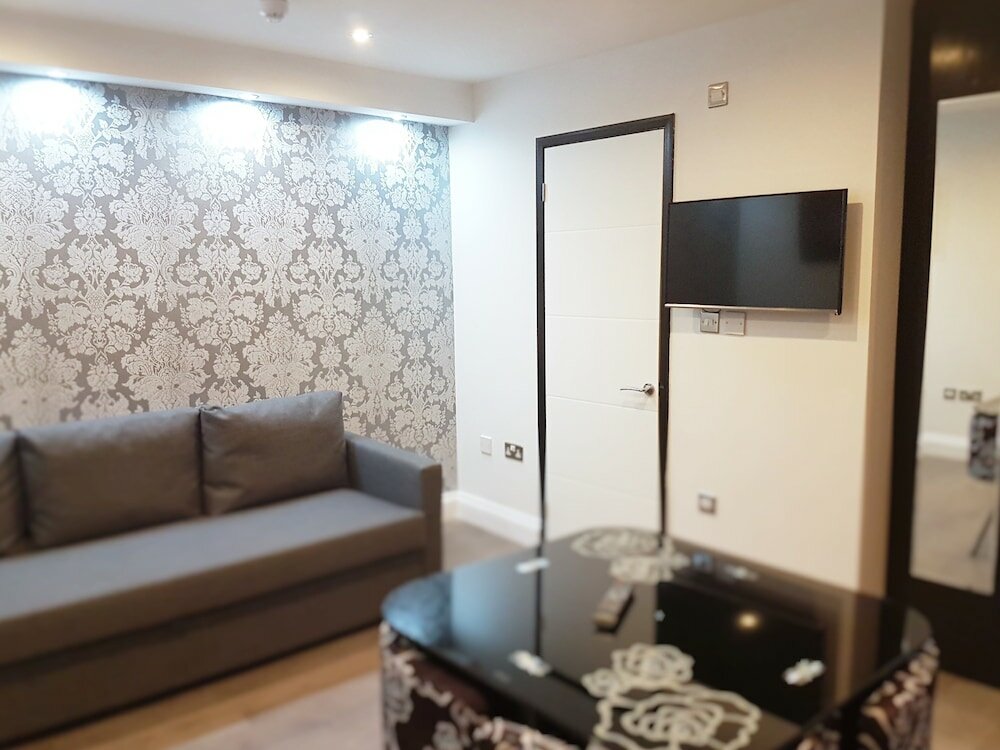 Фото Imperial Court Suites