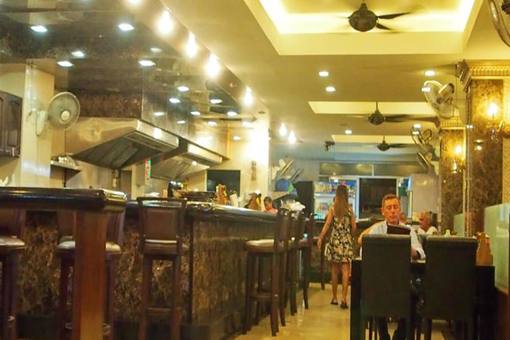 Фото Maleez Lodge Hotel and Restaurant