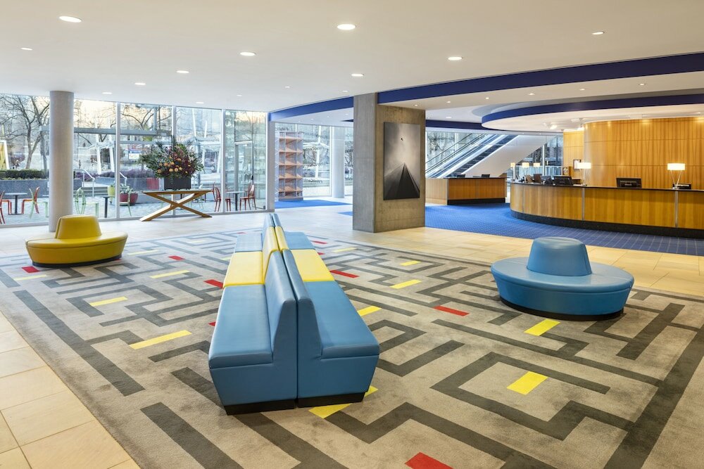 Фото Sheraton Vancouver Wall Centre