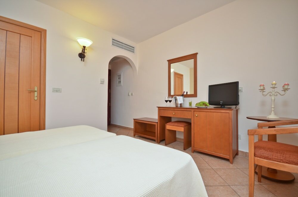 Фото Naxos Resort Beach Hotel