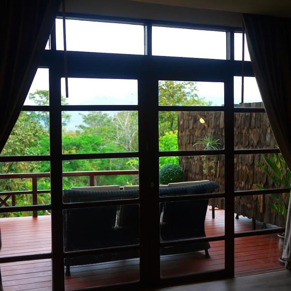 Фото Issara Boutique Winery Hotel