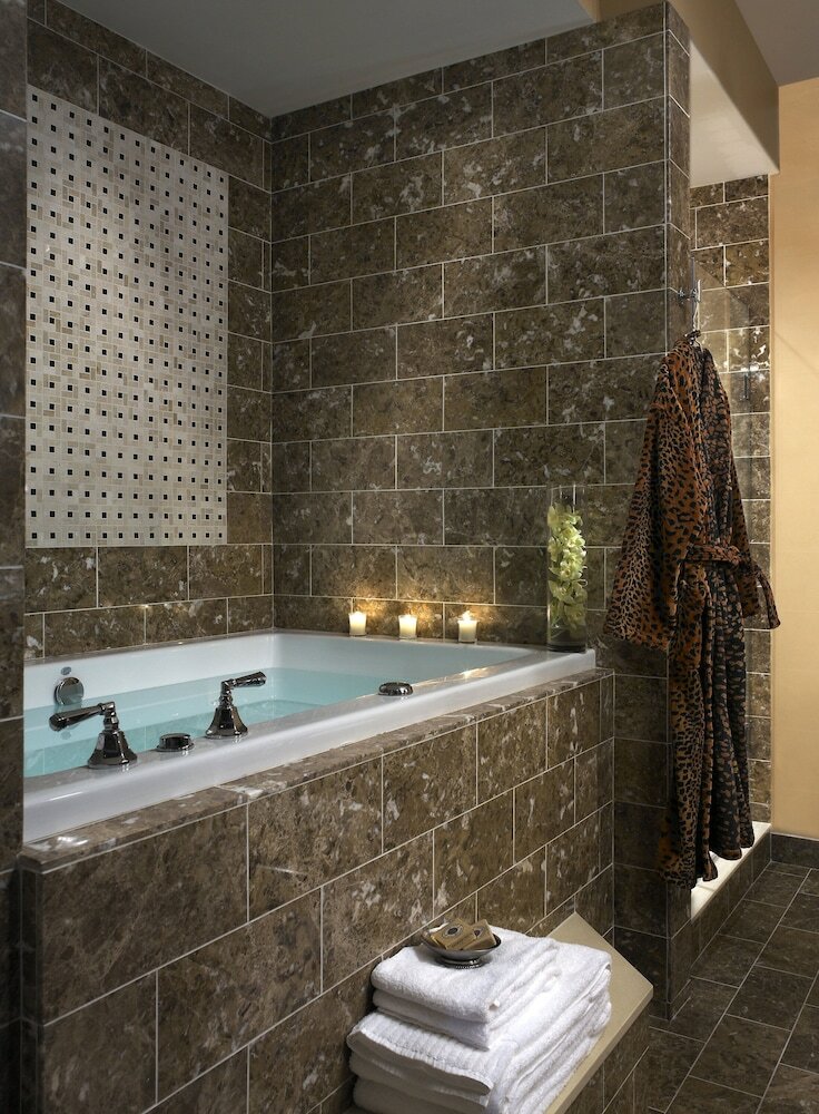 Фото Kimpton Hotel Monaco Baltimore Inner Harbor, an Ihg Hotel
