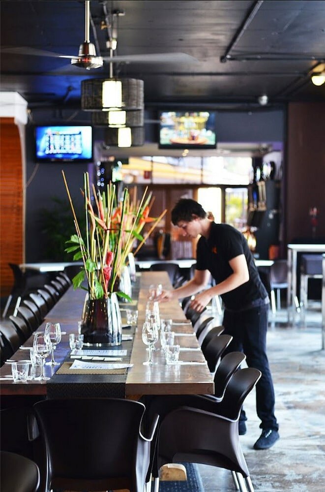 Фото The Cavenagh Hotel