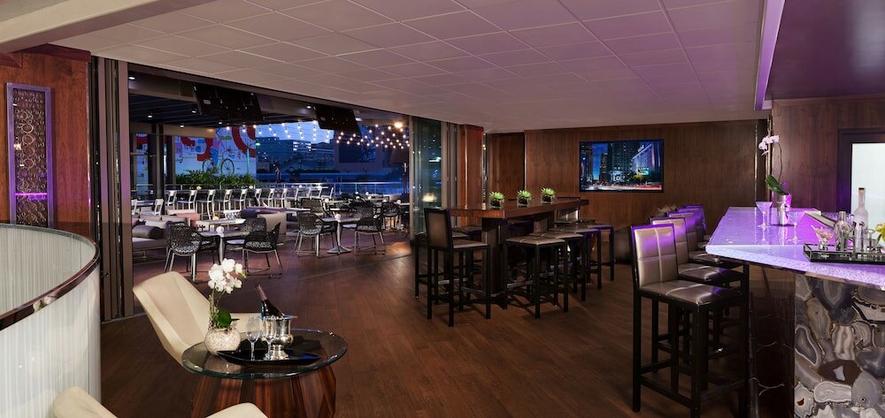 Фото E-Central Downtown Los Angeles Hotel