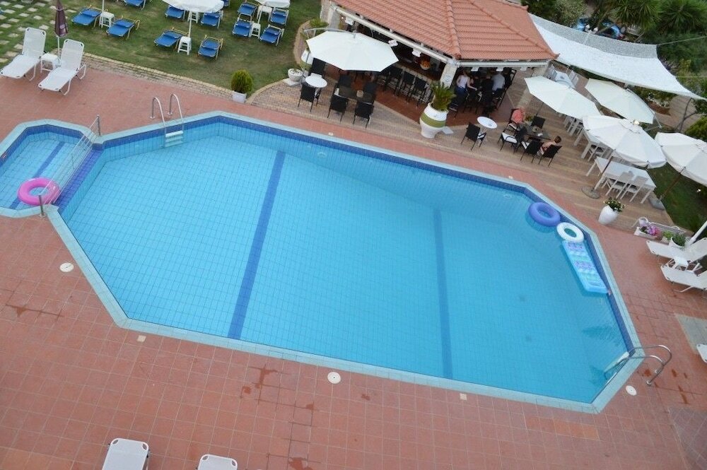 Фото Nikos Apartments