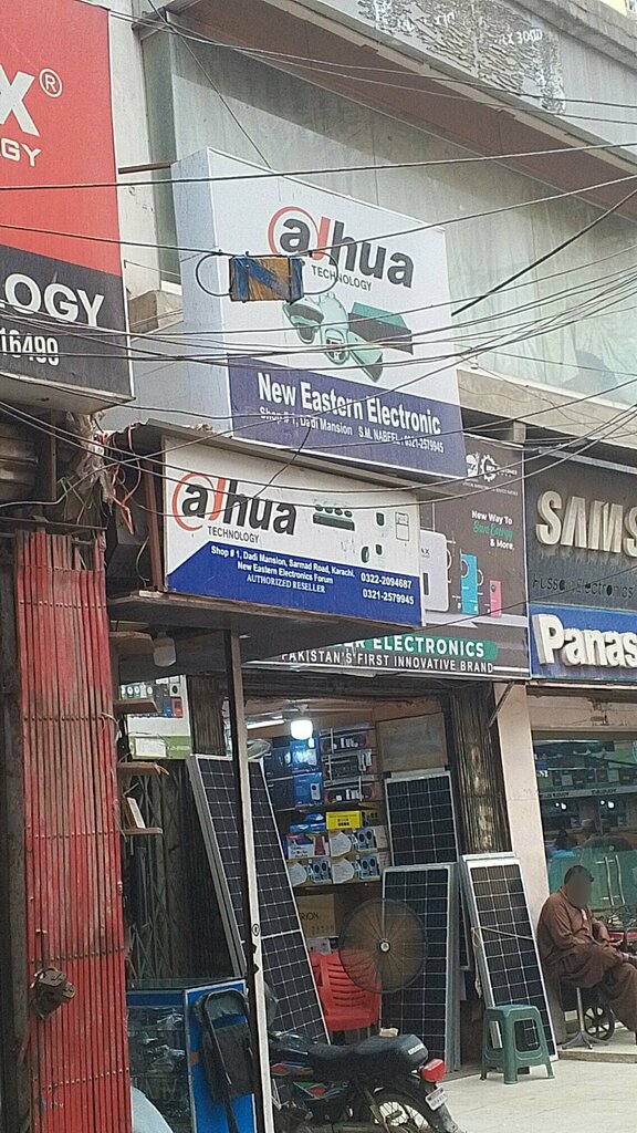 Retail equipment Eastern Electronics, Karachi, photo
