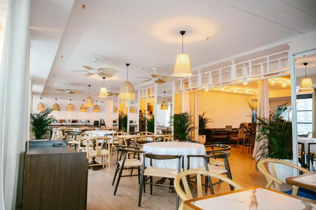 Фото The Grandeur Hotel