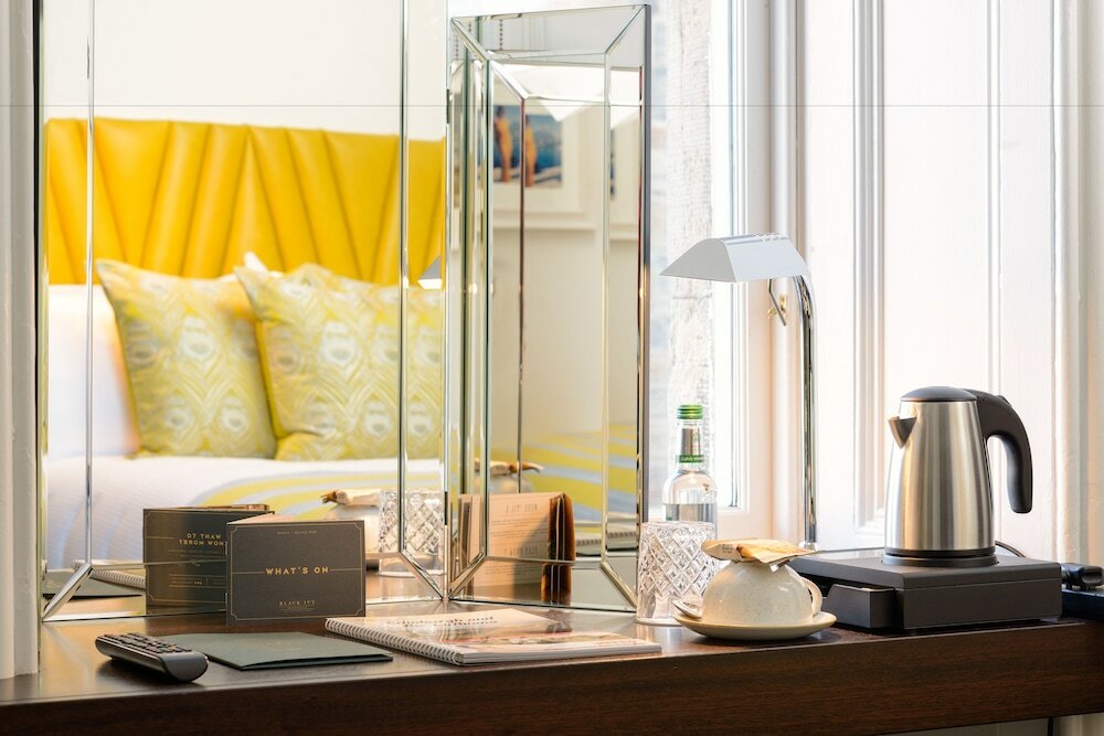 Фото Black Ivy Hotel