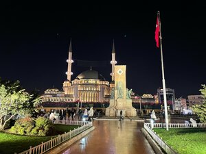 Taksim Square (İstanbul, Beyoğlu, Gümüşsuyu Mah., Tak-ı Zafer Cad.), landmark, attraction