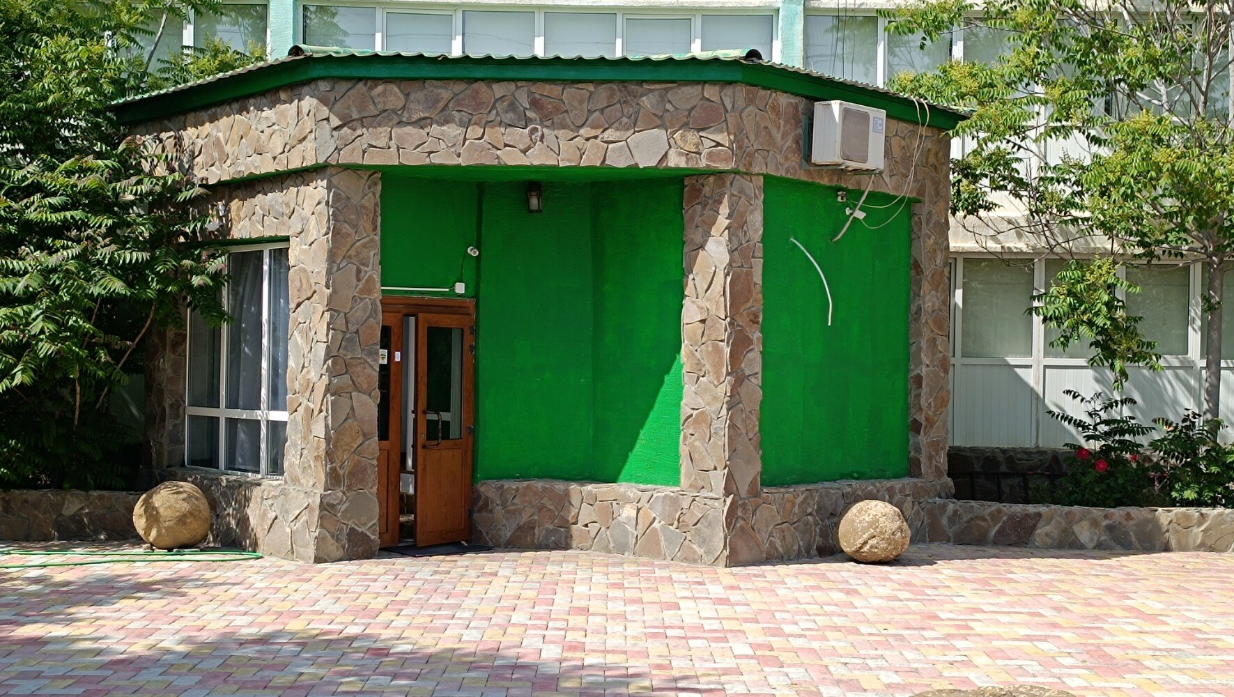 Фото отеля 2