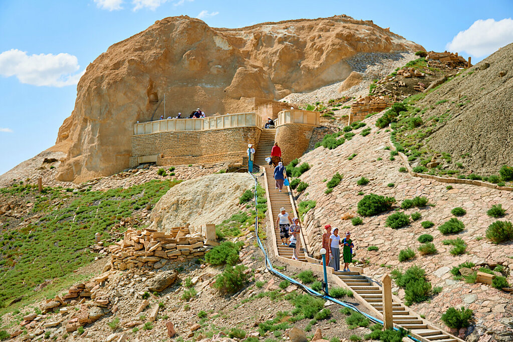 مسجد Underground mosque of Beket Ata ، ، صورة