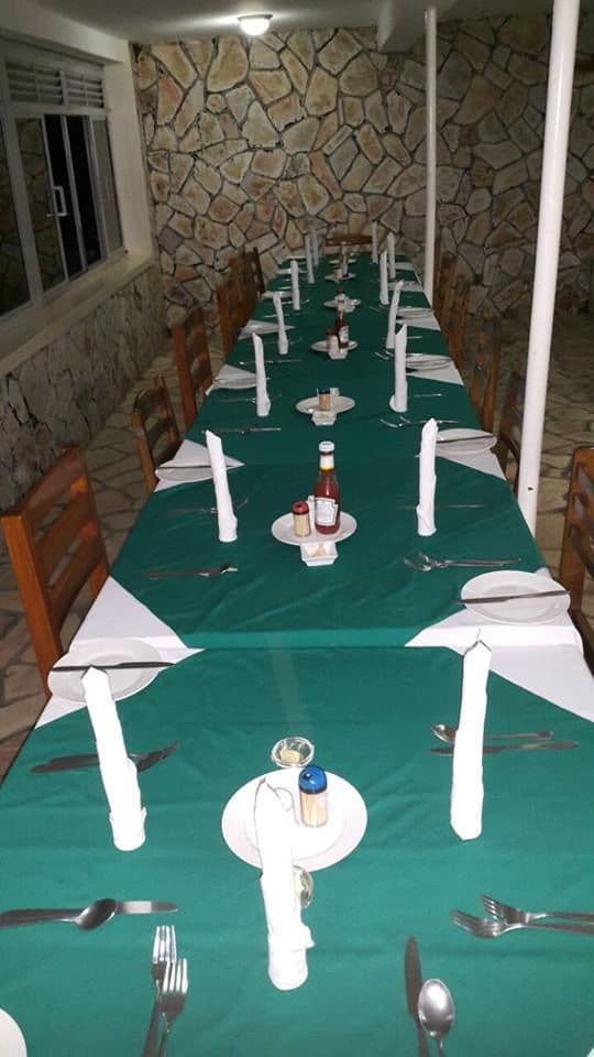 Фото Little Woods Inn