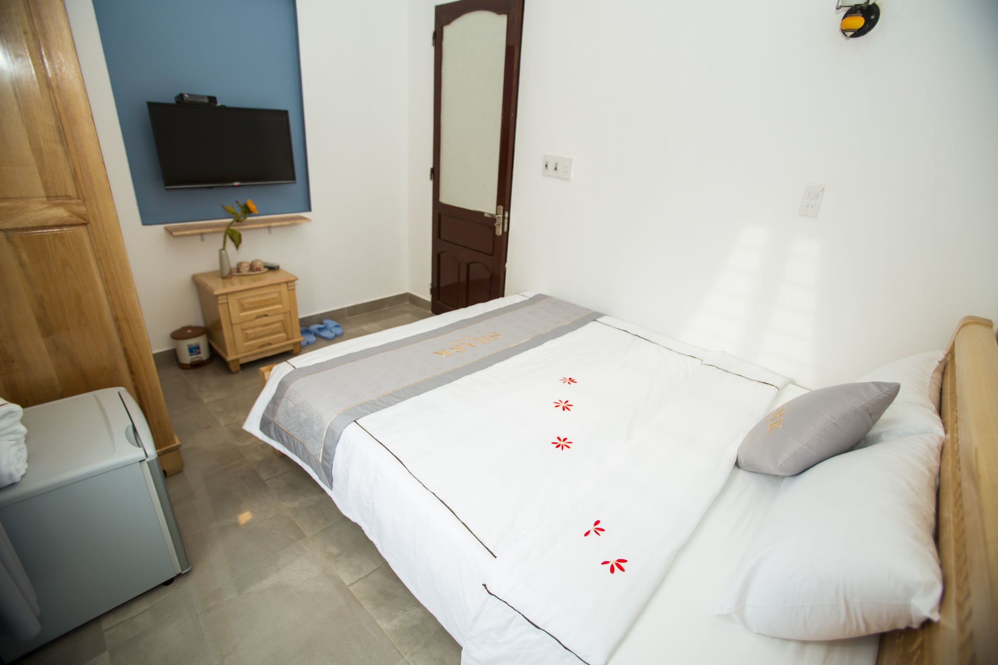 Фото Shark Hotel - Hostel