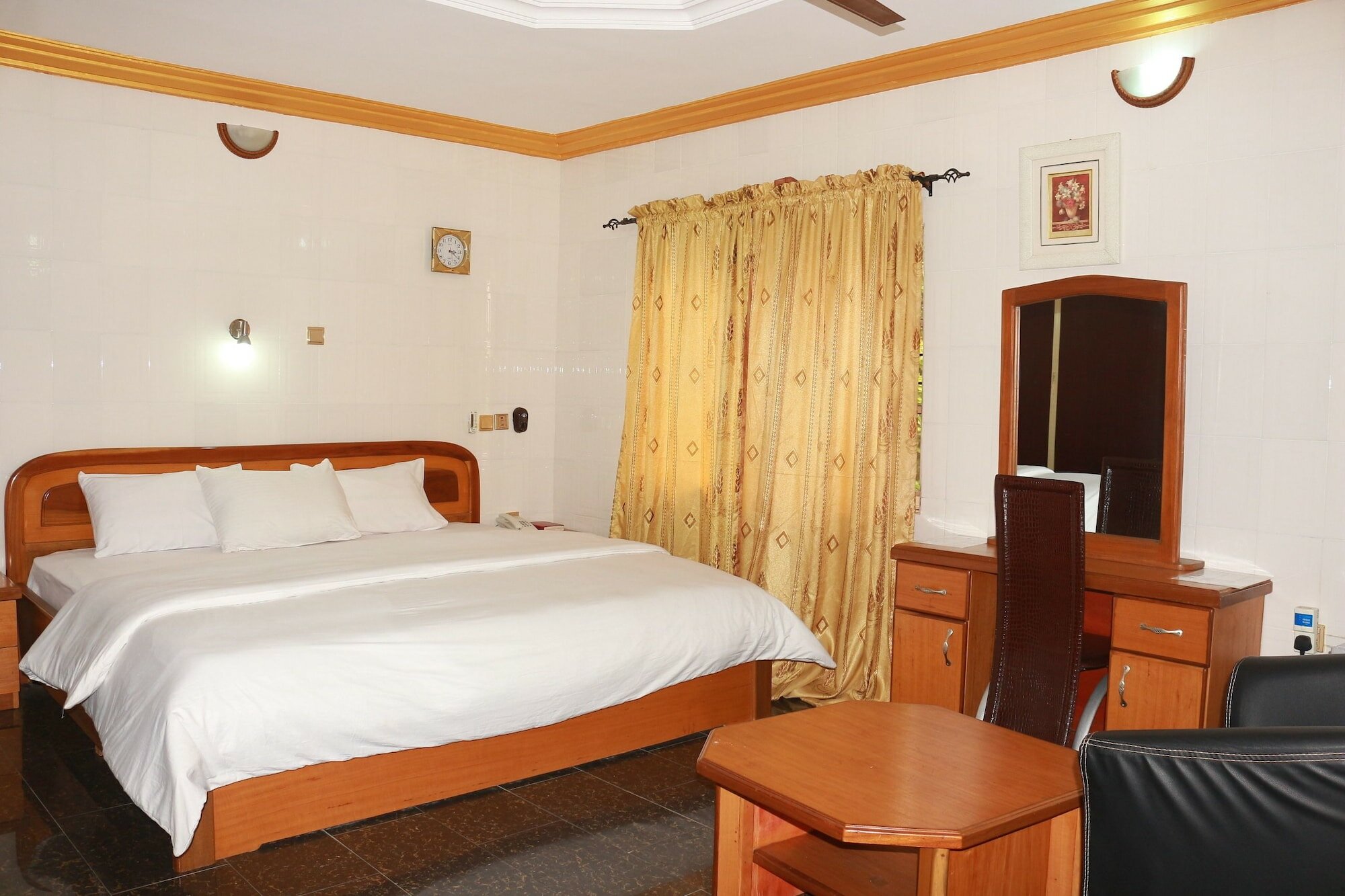 Фото Cute Villa Hotel and Suites