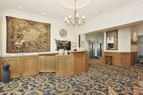 Внешний вид отеля Hotel des Roys Versailles в Версале, фото 5