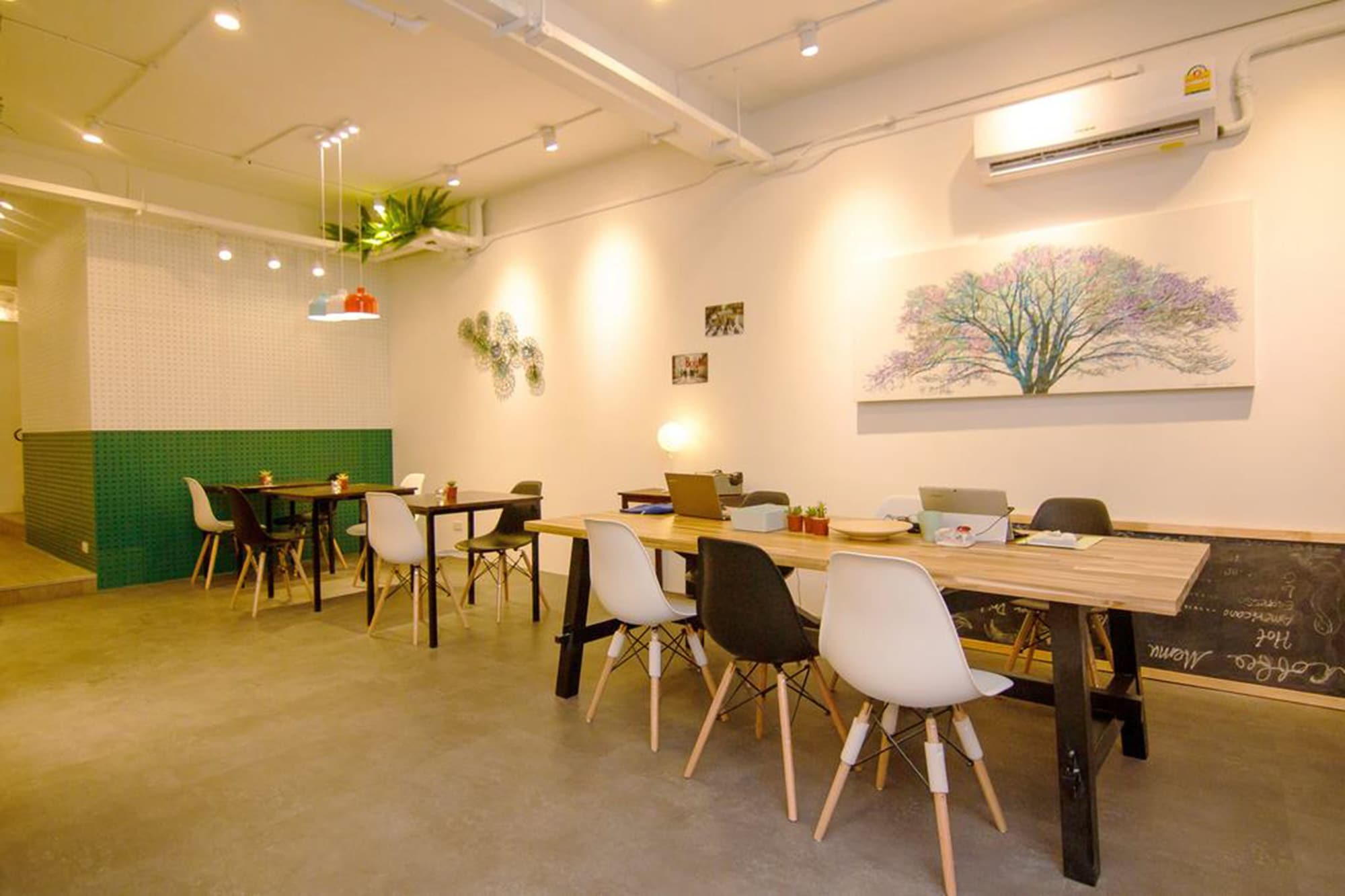 Фото Folk Poshtel Asok