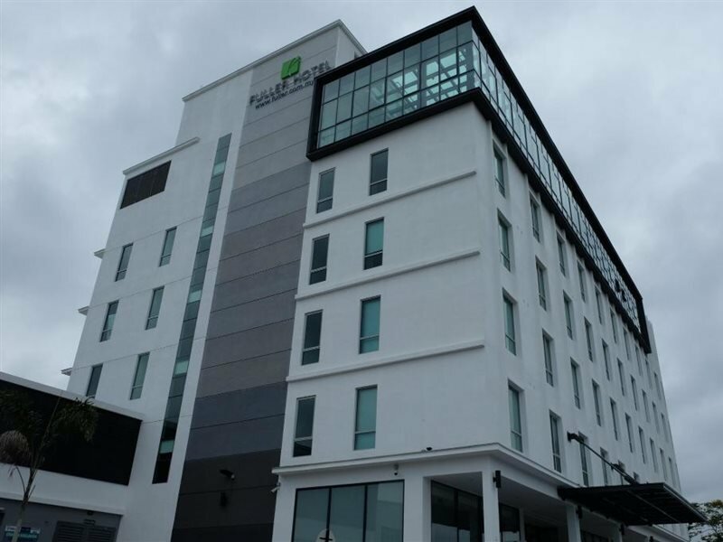 Фото Fuller Hotel Kulim