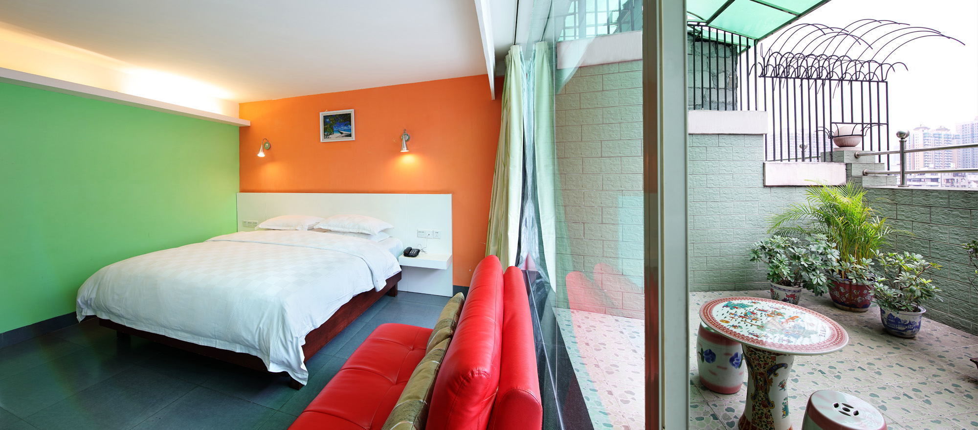 Фото Ln White House Hotel