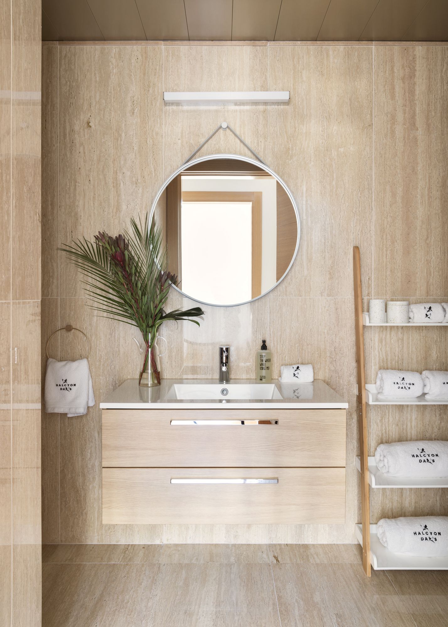 Фото Halcyon Days Apartamento