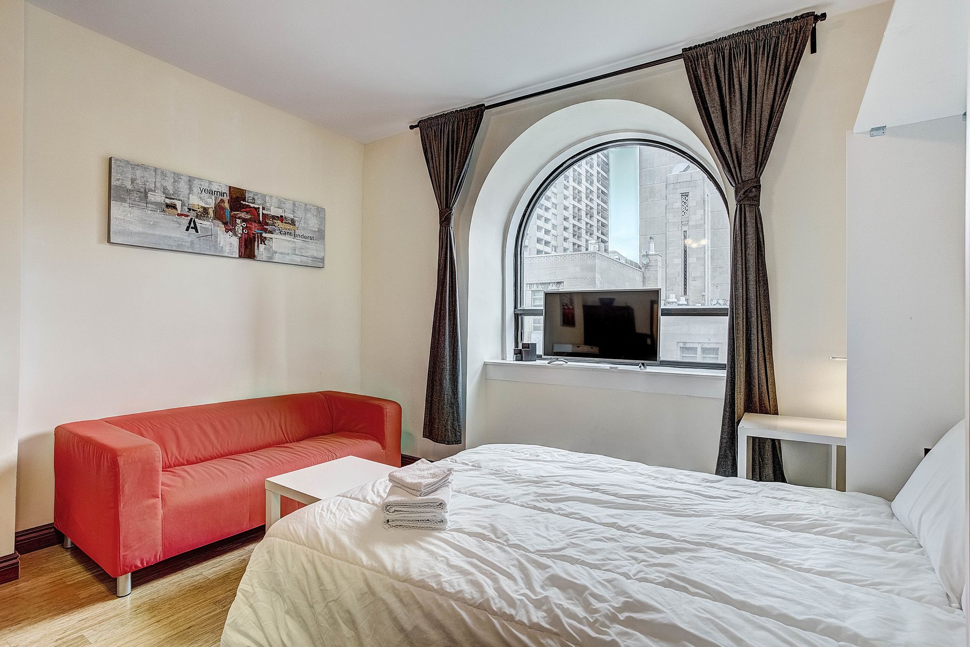 Фото Destination Stays Montreal Downtown