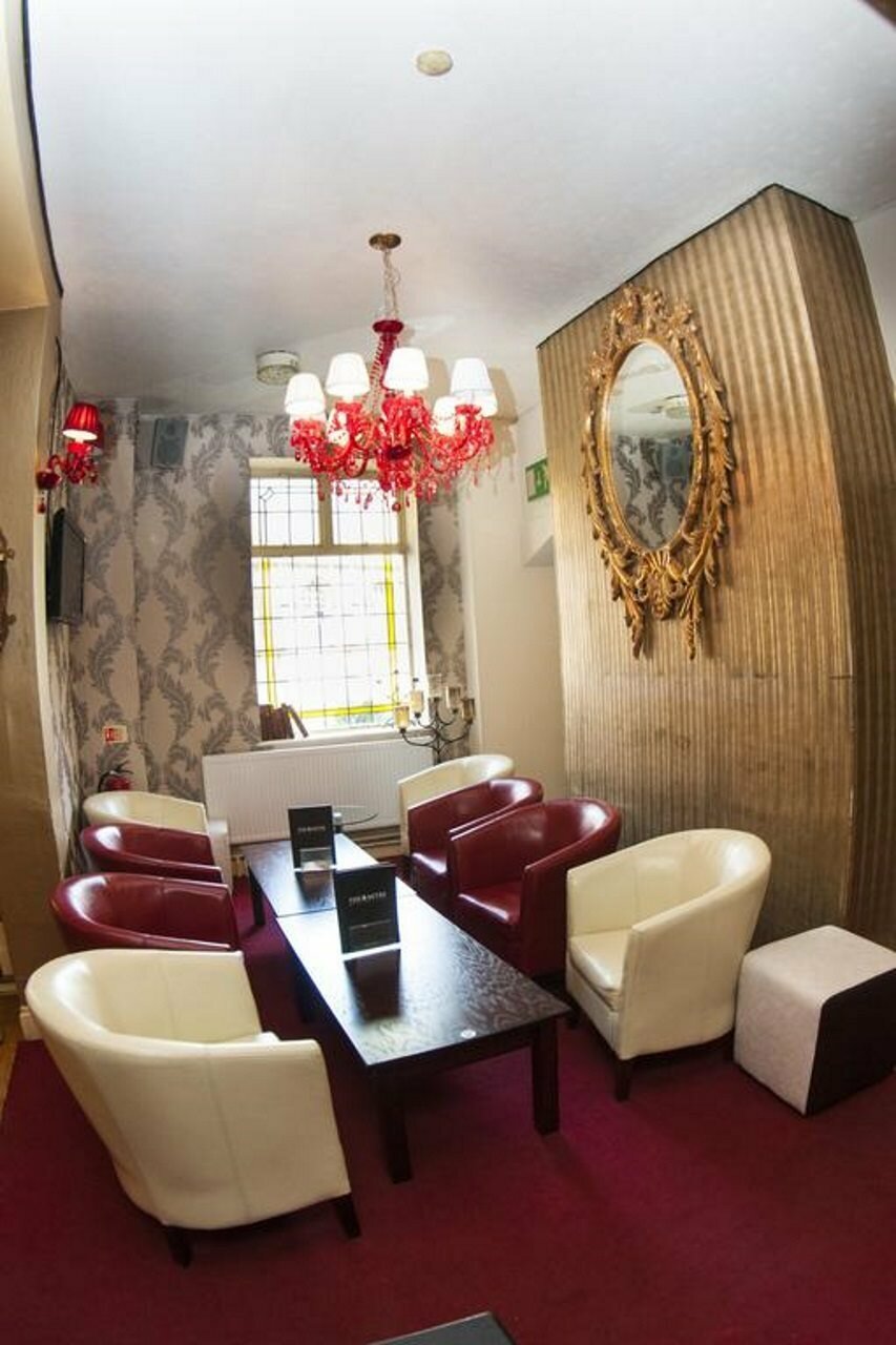 Фото The Mitre Hotel