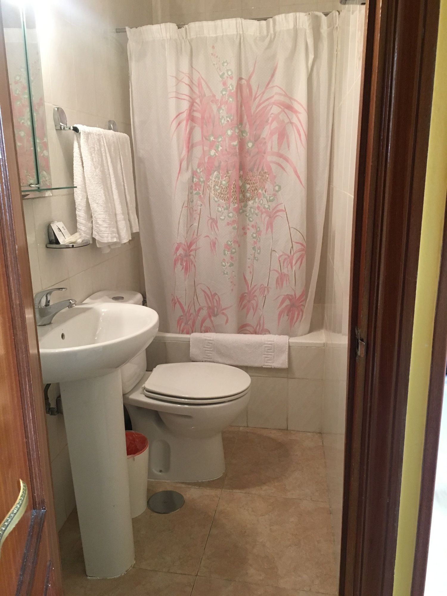 Фото Hostal Rias Bajas