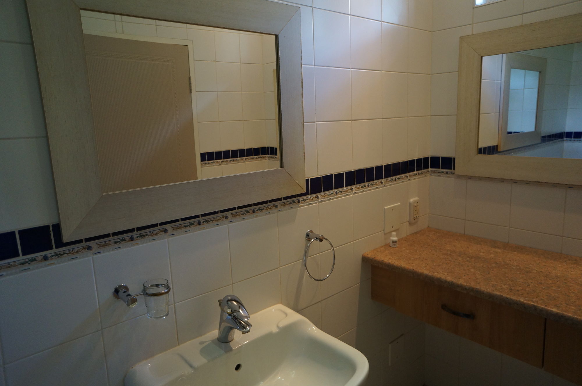 Фото 314 on Clark Guest House